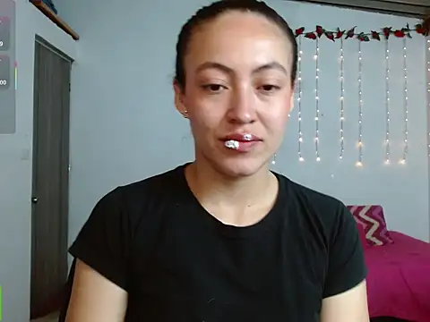 Snapshot of Olivia_Bright chatting on 02/24/26, 06:39 Olivia Bright online show from 02/24/26, 06:39