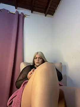 Snapshot of sweet_dalila chatting on 05/03/26, 06:52 sweet dalila online show from 05/03/26, 06:52