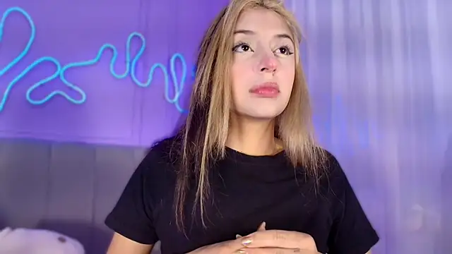 Sofly s online show from 06/04/26, 12:00