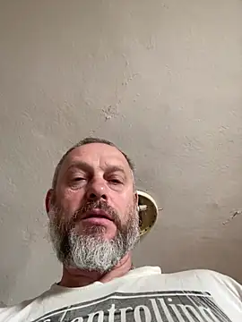 Snapshot of GHsveter chatting on 05/08/26, 05:57 GHsveter online show from 05/08/26, 05:57