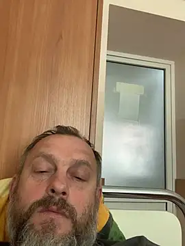 Snapshot of GHsveter chatting on 05/19/26, 07:47 GHsveter online show from 05/19/26, 07:47
