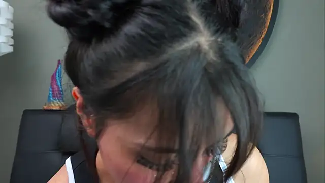 miss sharlotte18 online show from 10/23/25, 06:06