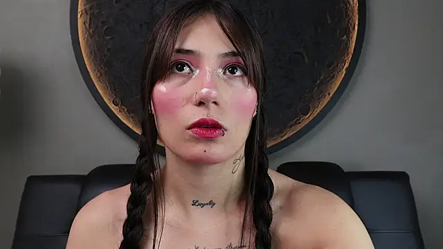 miss sharlotte18 online show from 04/01/26, 06:05