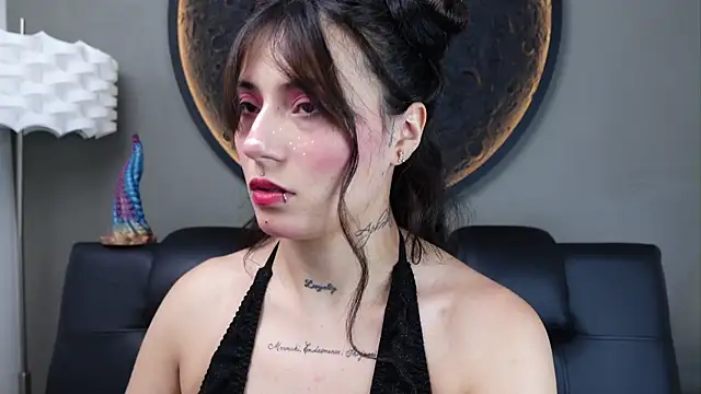 miss sharlotte18 online show from 04/03/26, 11:08