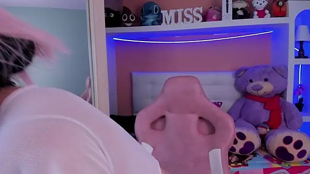 miss sharlotte18 online show from 04/14/26, 11:05