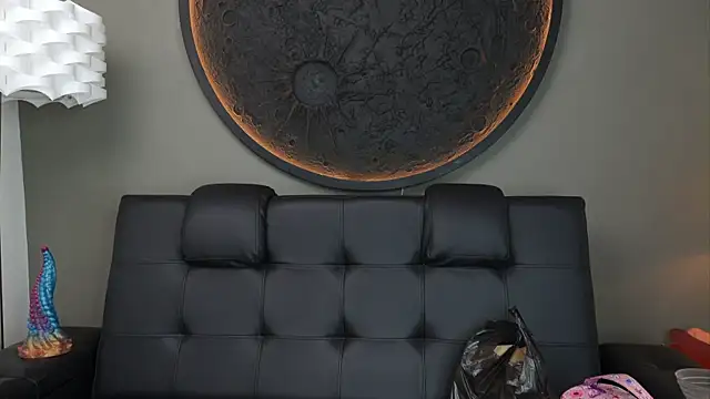 miss vaiolette online show from 10/30/25, 11:11