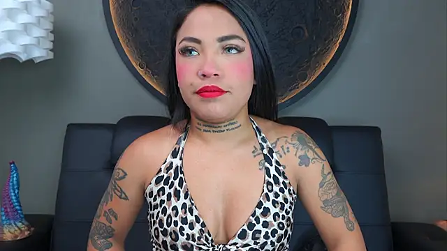 miss vaiolette online show from 12/22/25, 11:07