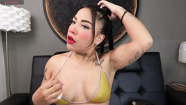 miss vaiolette online show from 05/02/26, 11:04