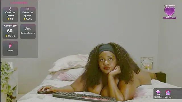 Snapshot of Darkvelvet01 chatting on 10/14/25, 01:28 Darkvelvet01 online show from 10/14/25, 01:28