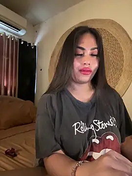 BigDominaMia online show from 05/03/26, 01:44