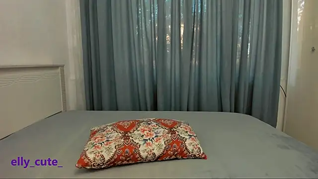 Elly Cute online show from 09/24/25, 02:26