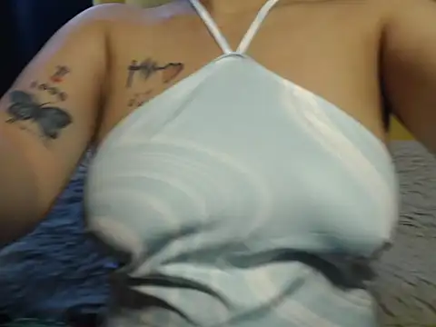 Snapshot of Hotte_Nicky19xxx chatting on 03/23/25, 06:16 Hotte Nicky19xxx online show from 03/23/25, 06:16