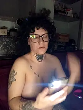 callmelouve online show from 12/18/25, 01:00