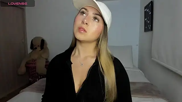 sophi mooreno online show from 04/14/26, 12:49