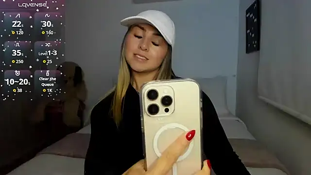 sophi mooreno online show from 07/28/26, 02:18