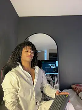 Lucas eevans online show from 04/18/26, 03:38