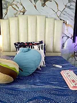 Snapshot of mollieblue69 chatting on 02/07/26, 12:53 mollieblue69 online show from 02/07/26, 12:53