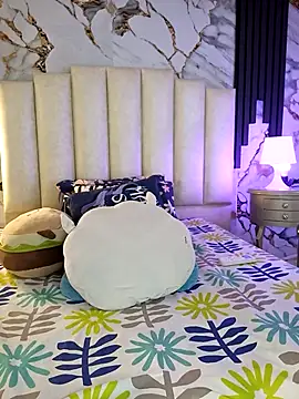 Snapshot of mollieblue69 chatting on 02/15/26, 01:20 mollieblue69 online show from 02/15/26, 01:20