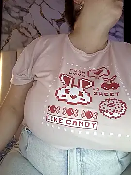 Snapshot of mollieblue69 chatting on 02/20/26, 01:11 mollieblue69 online show from 02/20/26, 01:11