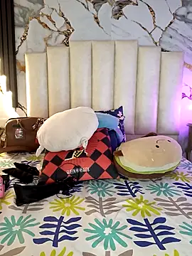 mollieblue69 online show from 04/08/26, 12:49