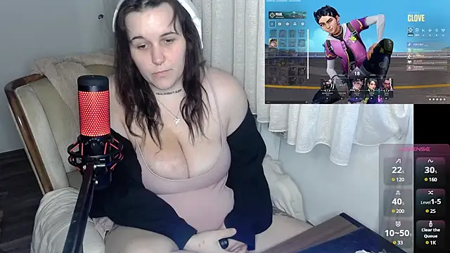 Snapshot of Lia-Bloom chatting on 12/27/24, 02:58 Lia-Bloom online show from 12/27/24, 02:58