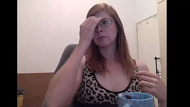 Snapshot of SavannaGirly chatting on 06/17/26, 06:49 SavannaGirly online show from 06/17/26, 06:49