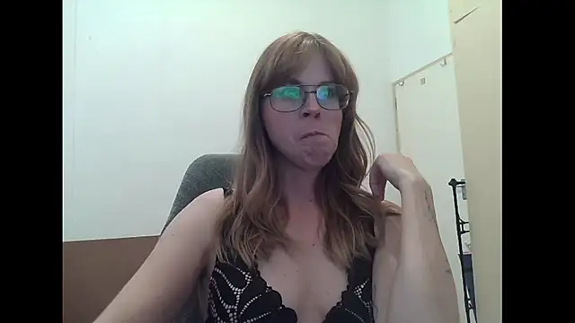 Snapshot of SavannaGirly chatting on 07/18/26, 11:47 SavannaGirly online show from 07/18/26, 11:47