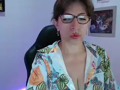 Snapshot of Chayla_Ruiz chatting on 02/13/25, 12:00 Chayla Ruiz online show from 02/13/25, 12:00