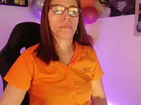 Snapshot of Chayla_Ruiz chatting on 03/08/25, 04:50 Chayla Ruiz online show from 03/08/25, 04:50
