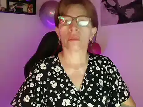 Snapshot of Chayla_Ruiz chatting on 03/10/25, 12:59 Chayla Ruiz online show from 03/10/25, 12:59