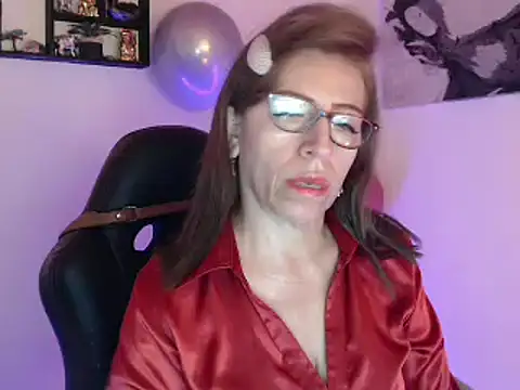 Snapshot of Chayla_Ruiz chatting on 03/11/25, 01:56 Chayla Ruiz online show from 03/11/25, 01:56