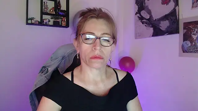 Snapshot of Chayla_Ruiz chatting on 03/22/25, 01:08 Chayla Ruiz online show from 03/22/25, 01:08