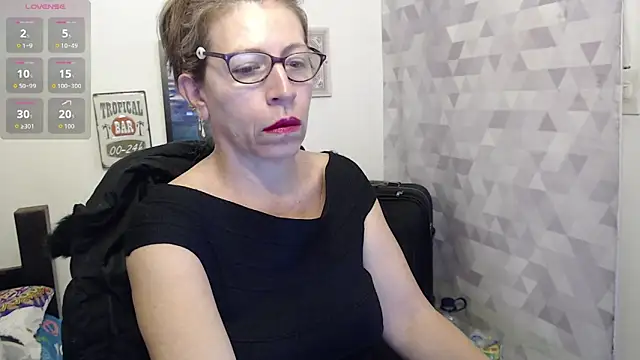Snapshot of Chayla_Ruiz chatting on 09/08/25, 08:19 Chayla Ruiz online show from 09/08/25, 08:19