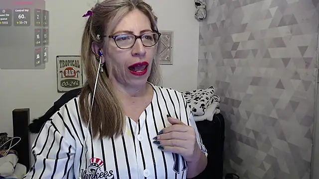 Snapshot of Chayla_Ruiz chatting on 09/19/25, 07:36 Chayla Ruiz online show from 09/19/25, 07:36