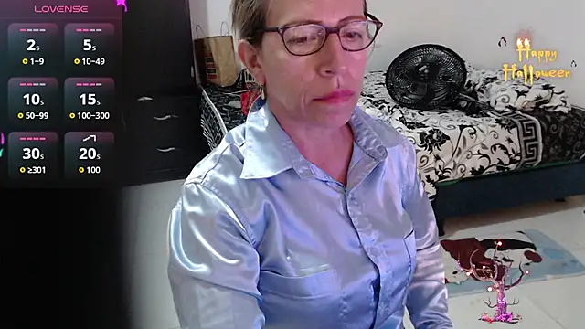 Snapshot of Chayla_Ruiz chatting on 10/23/25, 12:10 Chayla Ruiz online show from 10/23/25, 12:10