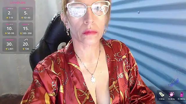 Chayla Ruiz online show from 05/05/26, 10:23