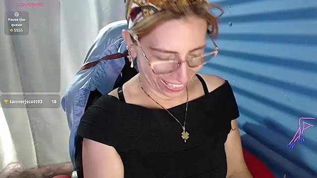 Chayla Ruiz online show from 05/17/26, 08:49