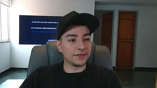 Jhoan saenz online show from 11/08/25, 07:01