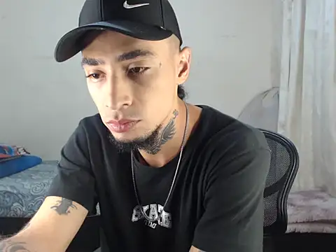 emiliano hottt online show from 03/08/25, 05:38