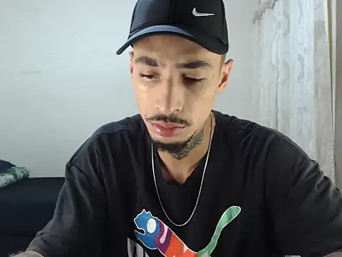 emiliano hottt online show from 10/12/25, 03:55