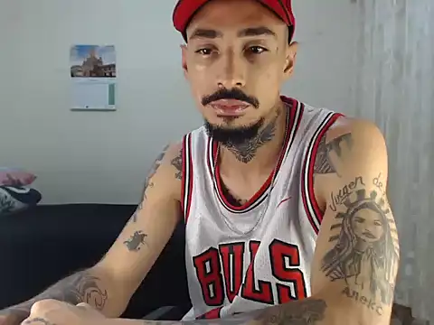 emiliano hottt online show from 02/22/26, 07:08