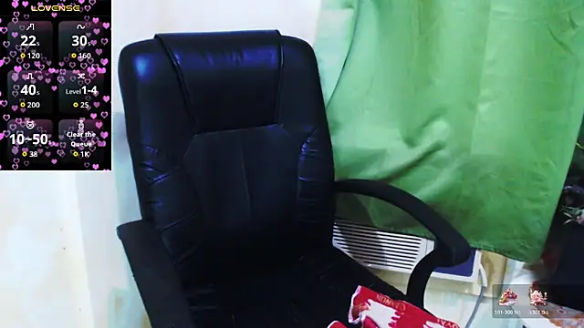 Snapshot of Alliayah_Hollyx chatting on 12/21/25, 05:36 Alliayah Hollyx online show from 12/21/25, 05:36