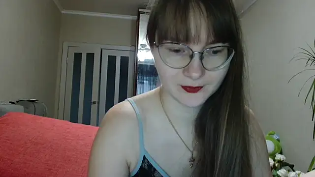 KiraGoldens online show from 12/17/25, 06:30