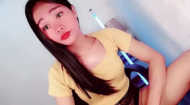 amomentoflust69 online show from 12/22/24, 12:05