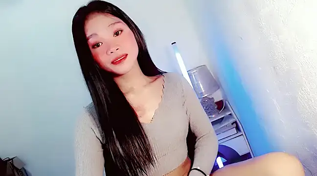 amomentoflust69 online show from 02/04/25, 03:44