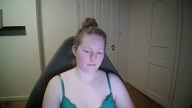 Girlnina-1995 online show from 01/21/25, 04:05