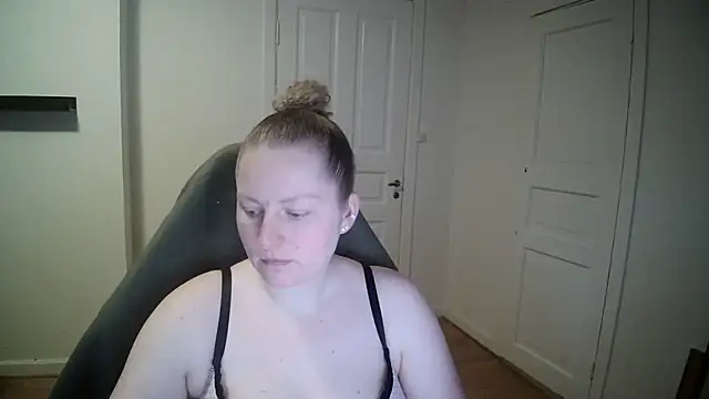 Girlnina-1995 online show from 01/23/25, 10:32