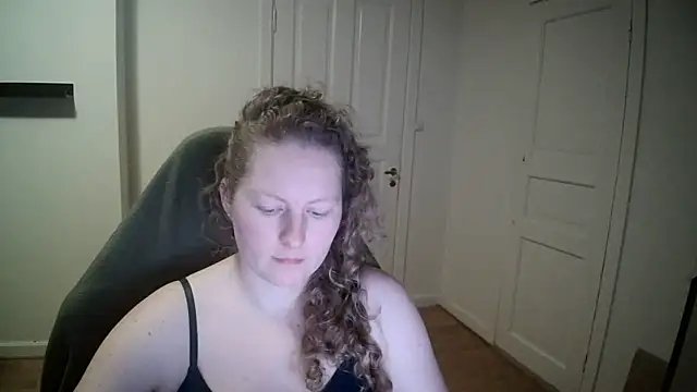 Girlnina-1995 online show from 02/04/25, 03:47