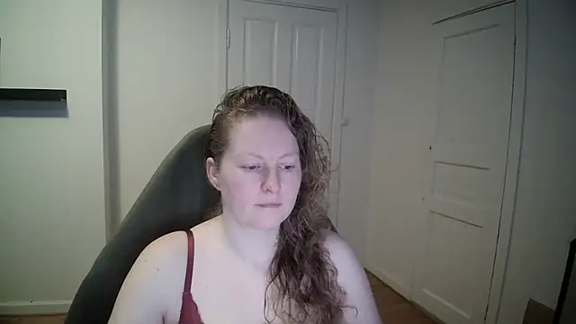 Girlnina-1995 online show from 02/17/25, 08:52