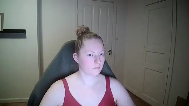 Girlnina-1995 online show from 02/26/25, 06:54